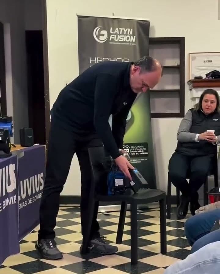 Capacitación de Pluvius y Latyn para instaladores en SANITARIOS ESCOBAR